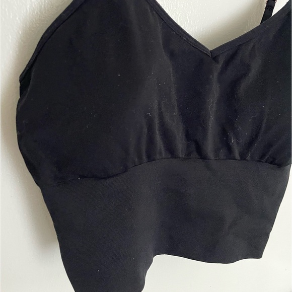 Black crop top with padding - Picture 2 of 3